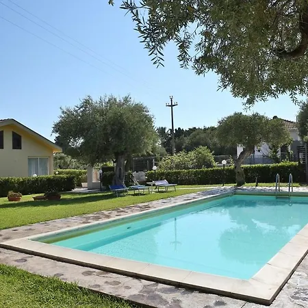 2-room Near With 2 Pools - Luna Апартаменты Чефалу