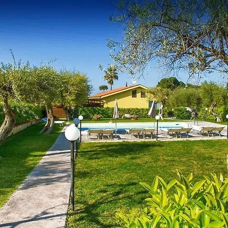 2-room Near With 2 Pools - Luna *