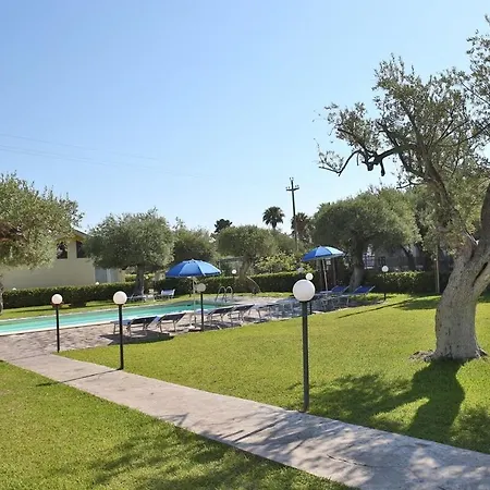 2-room Near With 2 Pools - Luna