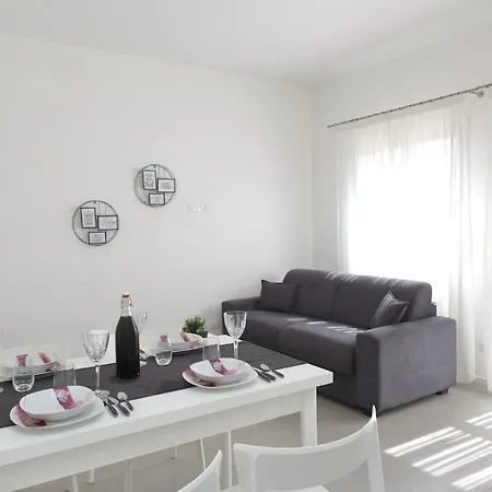 Apartmán 2-room Near With 2 Pools - Luna