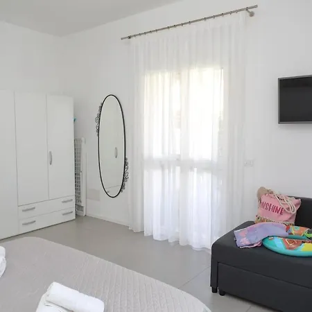 2-room Near With 2 Pools - Luna Apartmán *