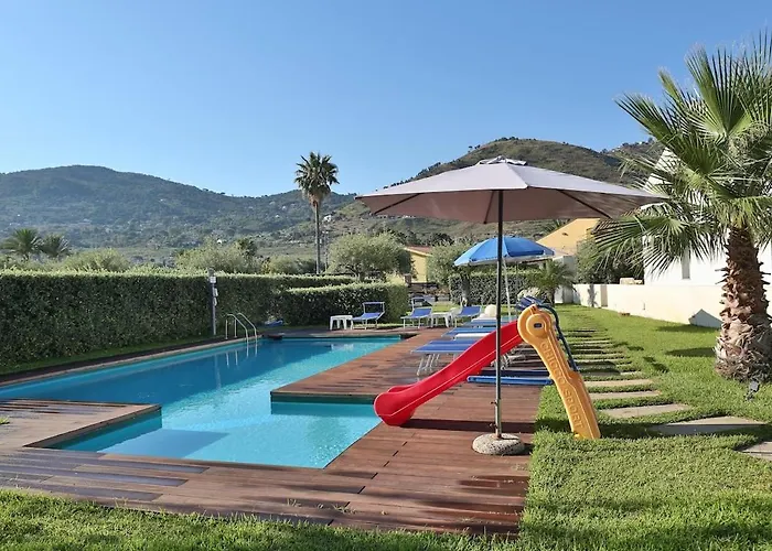 2-room Near With 2 Pools - Luna