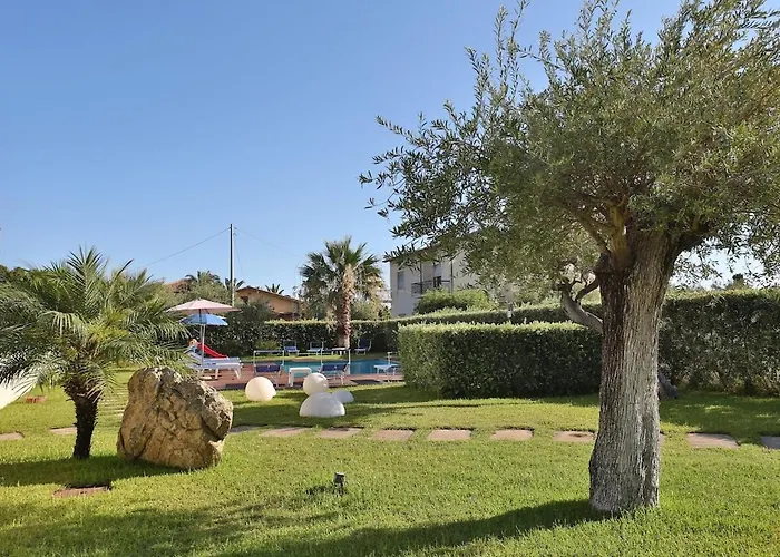 2-room Near With 2 Pools - Luna