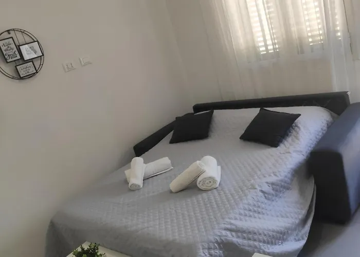 2-room Near With 2 Pools - Luna